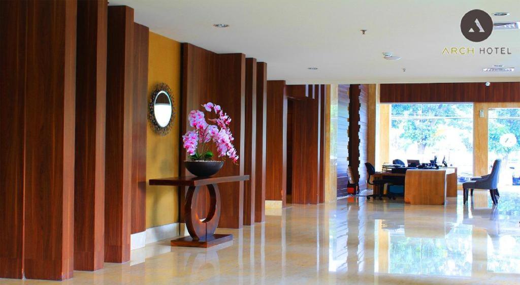 Arch Hotel בוגור מראה חיצוני תמונה