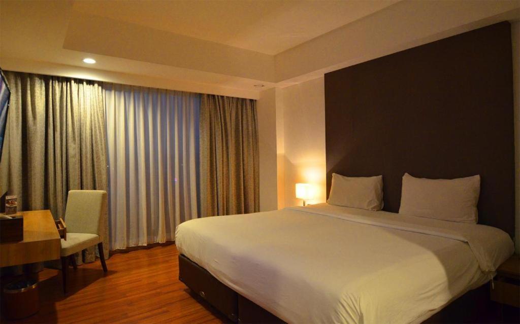 Arch Hotel בוגור מראה חיצוני תמונה